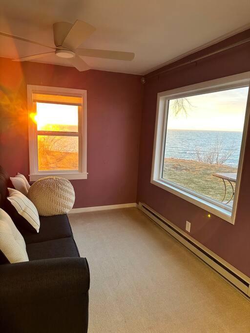 Villa Lakefront W/brilliant Views Wilson