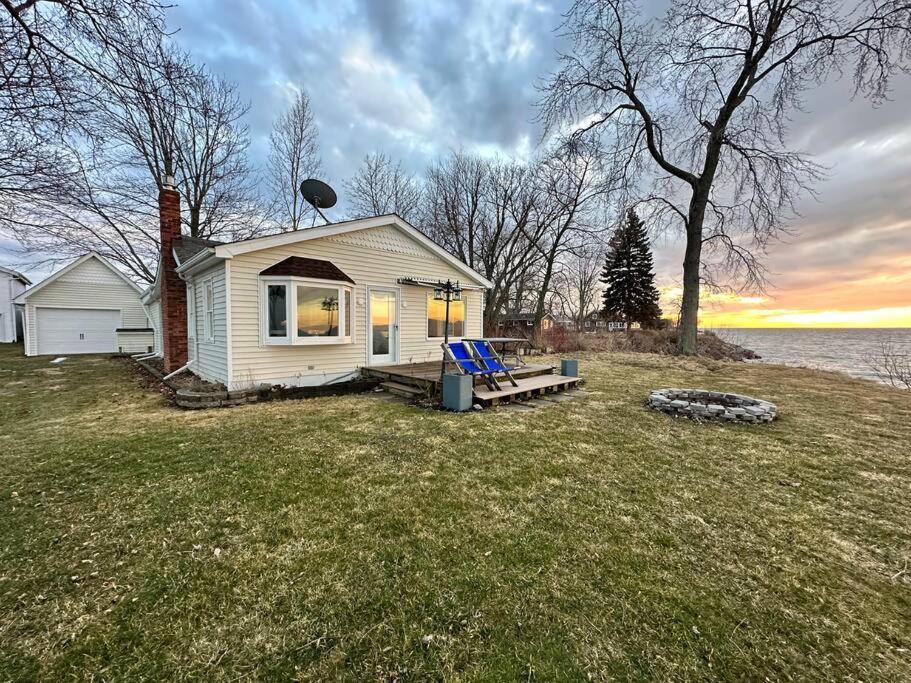 Villa Lakefront W/brilliant Views