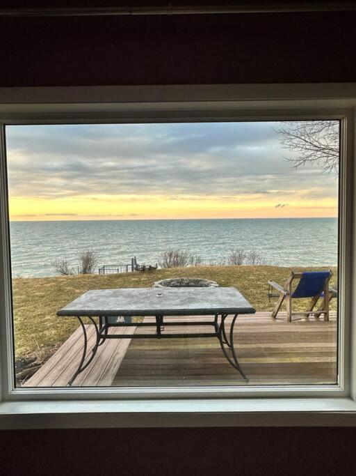 Lakefront W/brilliant Views Villa *