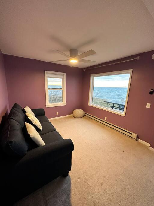 Villa Lakefront W/brilliant Views *