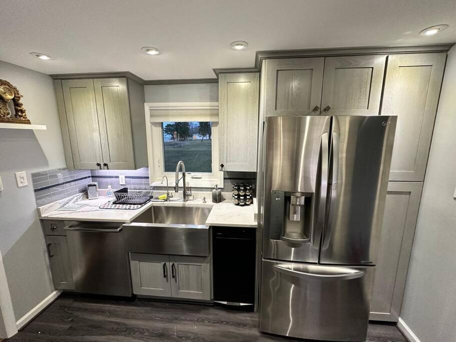 Villa Lakefront W/brilliant Views Wilson